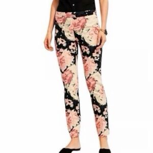Talbots Pants in Black, Pink, Cream Floral. Tapered Leg. Side Zip 7”. Size 4 W32